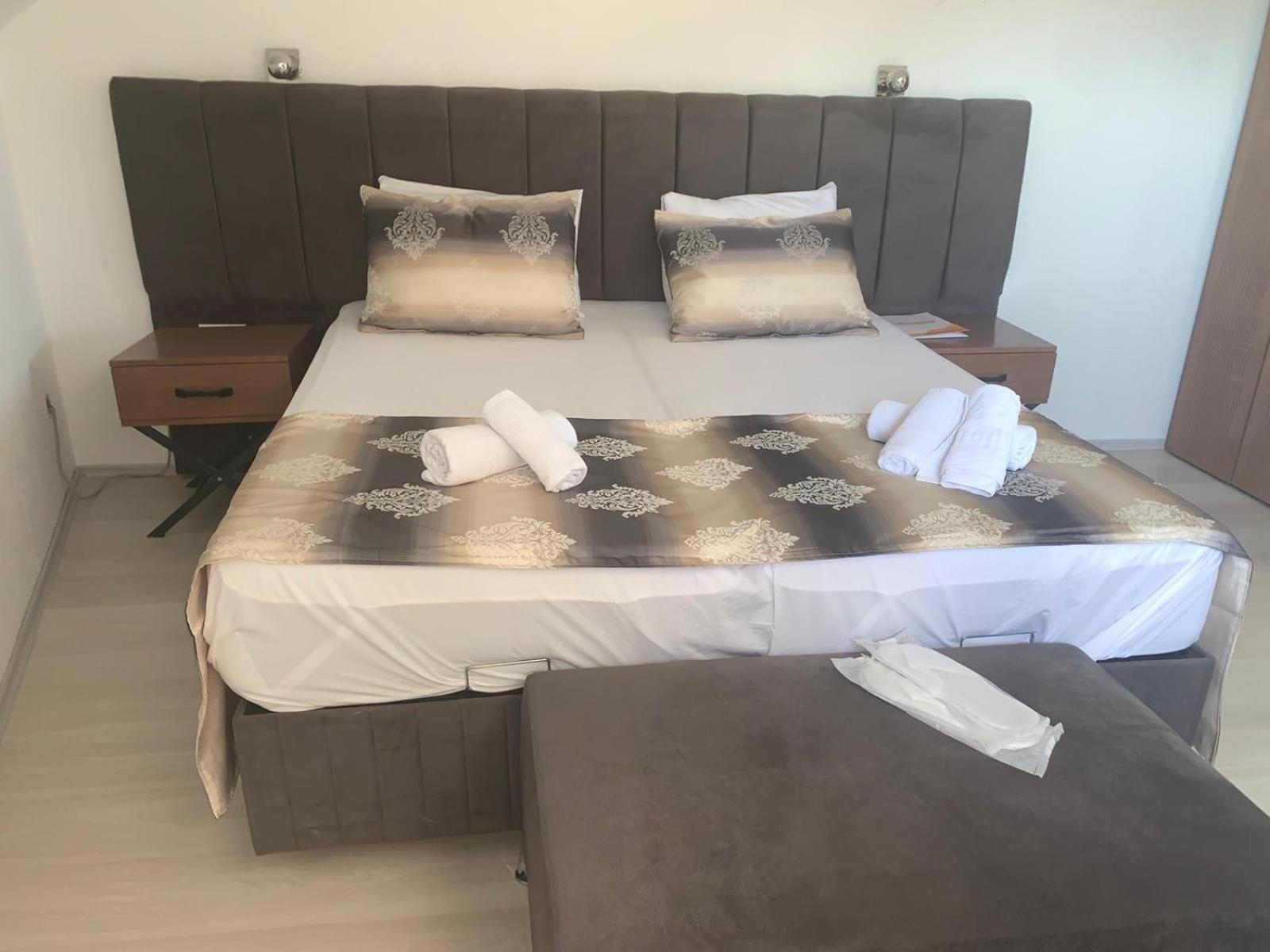 Kispet Deluxe Hotels&Suites Oberhausen  Bagian luar foto